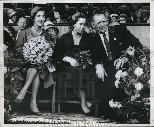 1960 Press Photo Princess Benedike & others at Copenhagen races - Historic Images