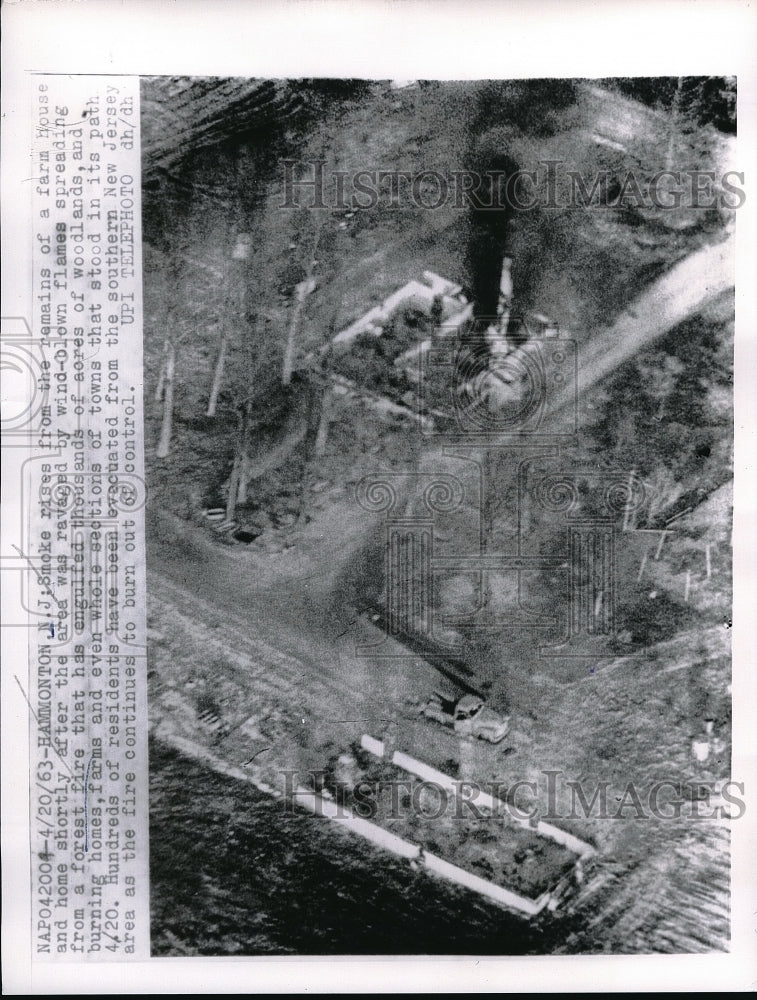 1963 Press Photo Arial view of fire in Hammanton N.J. - Historic Images