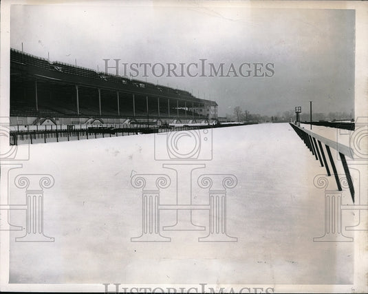 1946 Press Photo Blanket of Snow at Belmont's Park's Racetrack - Historic Images