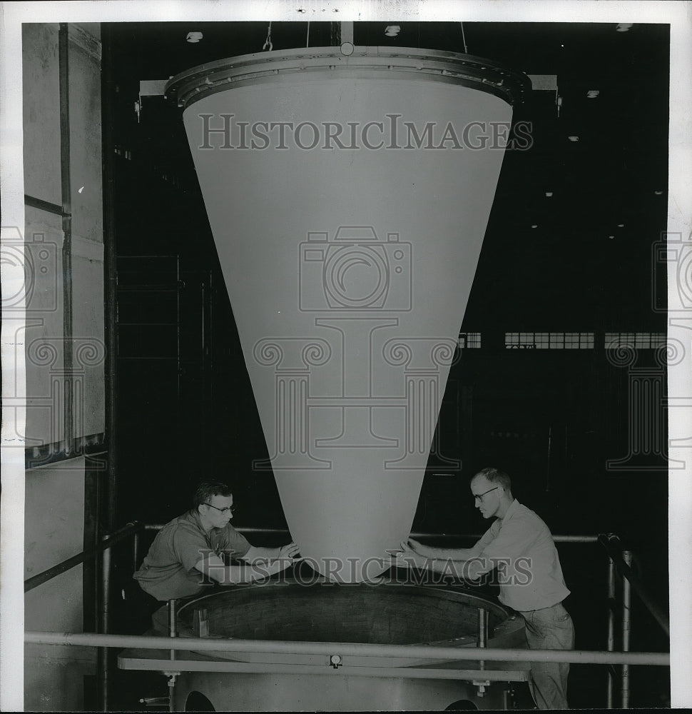 1958 Press Photo Akron, Ohio Goodyear Aircraft Co. nose cones for missles - Historic Images