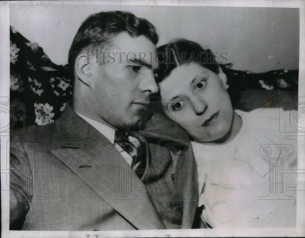 1935 Mr &amp; Mrs Richard Streicher of Ypsilanti, Mich. son was killed - Historic Images