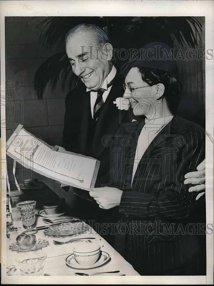 1946 Press Photo Dr. Florence B. Seibert of Univ. Pennsylvania, Gimbel Award. - Historic Images