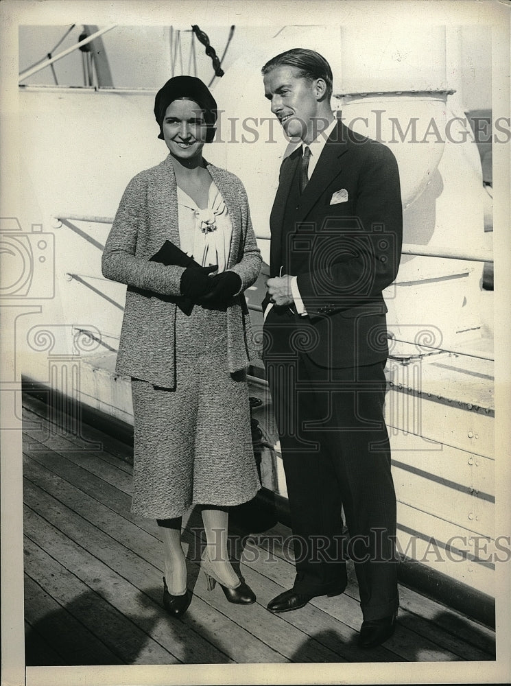 1930 Mr. & Mrs. Hollis Shaw Eloped and Return on S.S. Paris - Historic Images