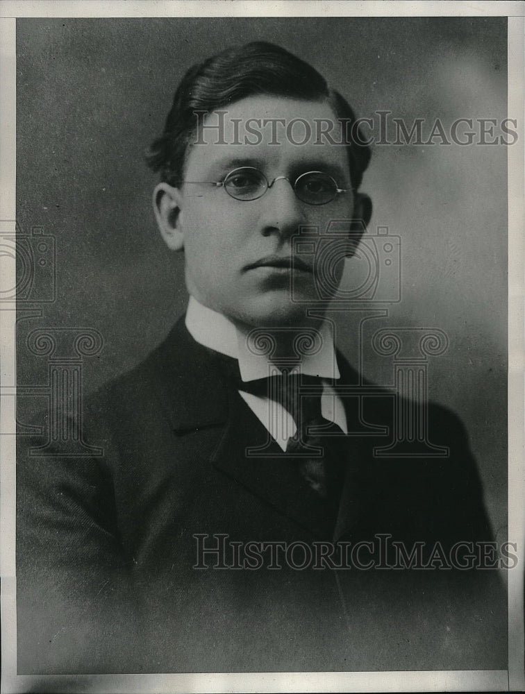 1933 Press Photo Dr. Howard b. Shaw, Professor at North Carolina State College - Historic Images