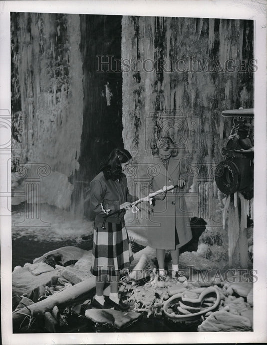 1948 Betty Rae Olds & Mrs James Holiday Look At Icicles-Historic Images