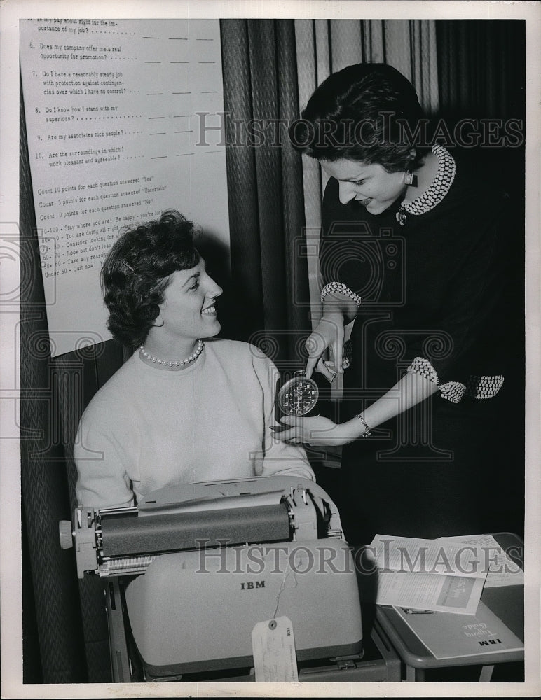1956 Press Photo Pat Nevulus, Shirley Taylor in typing contest in Cleveland,Ohio - Historic Images