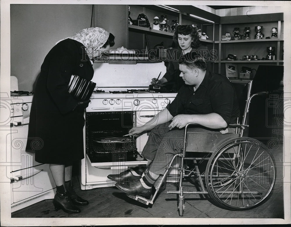 1948 Chicago, Ill Al Lehman Jr in his appliance shop - Historic Images