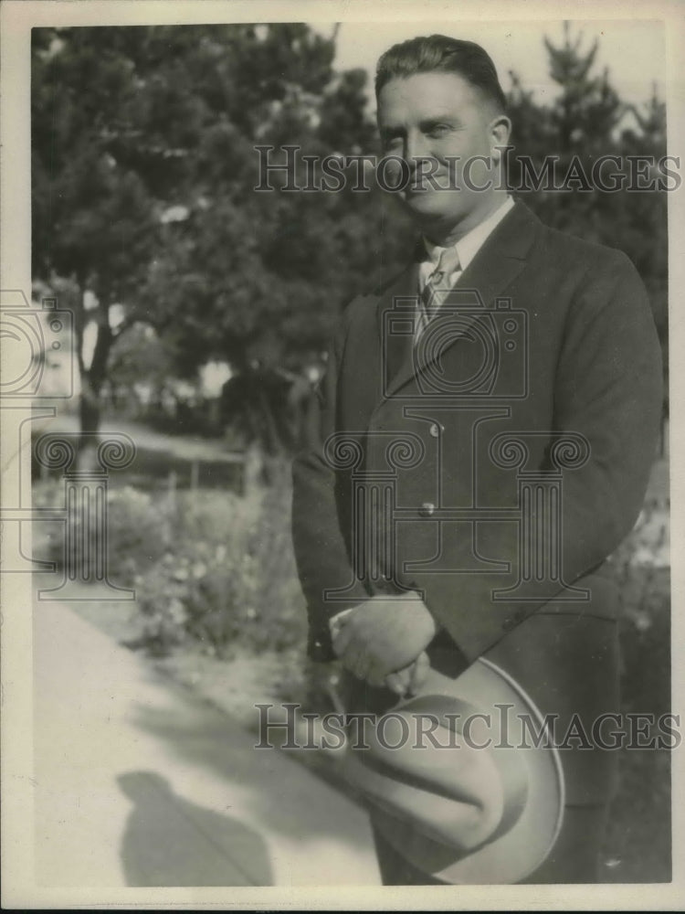 1926 Press Photo Monterey, Cal. Lt Clarence Aiken caught with safe cracking tool - Historic Images
