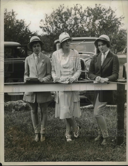 1931 Edith, Florence & Mary Anderson at Horse Show at Sampawam Club-Historic Images