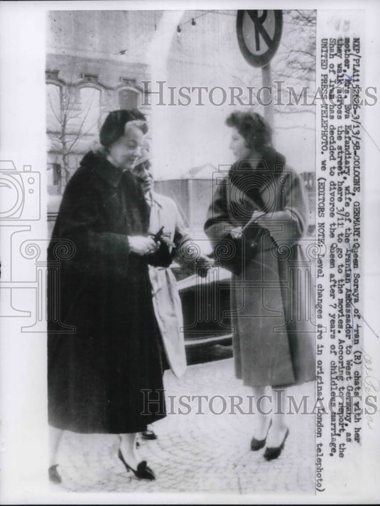 1958 Queen Soraya of Iran & mother Mrs Eva Esfandiary in Germany - Historic Images