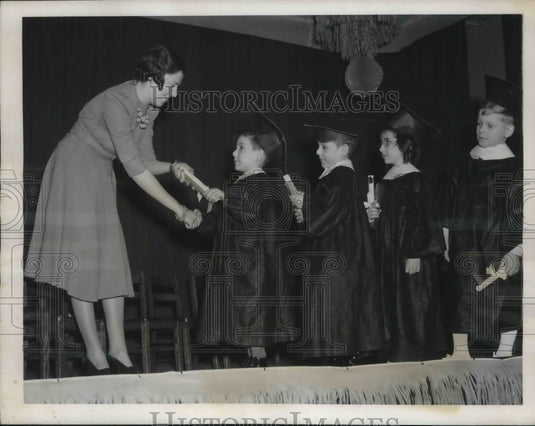 1940 Press Photo Kindergarten Miss Margaret J. smith Joseph Abbattesta, George - Historic Images