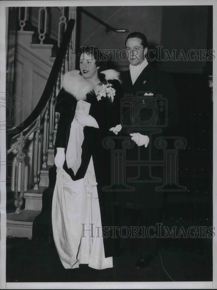 1933 Press Photo Alice A. Andre & Peter Van Buren Hoes at Metropolitan Opera - Historic Images