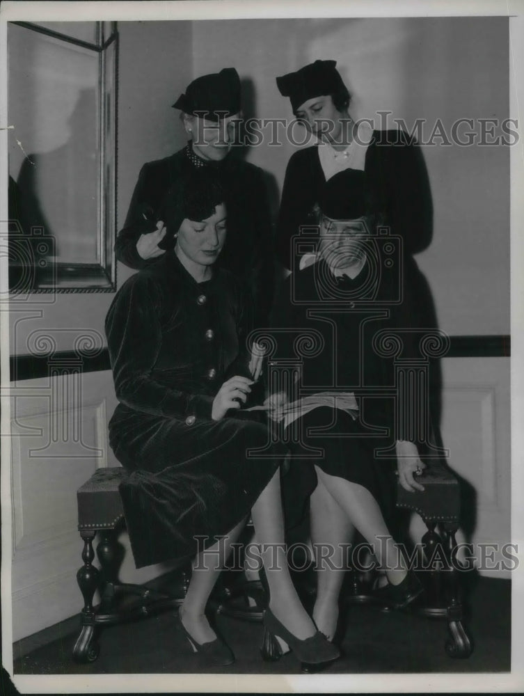 1935 Press Photo Mrs. S. Gilbert, Mrs. L. Blagden, Mrs. E. Pool, Mrs. C. Weeks-Historic Images