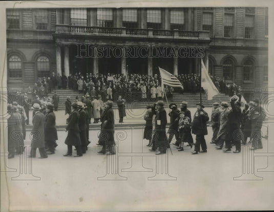 1933 Mayor O'Brien on steps of City Hall watching protest marchers-Historic Images