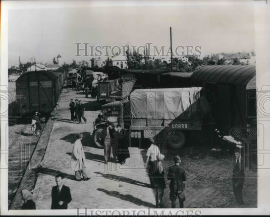 1947 Train at Nove Zambe for journey to Southern Hungary - Historic Images