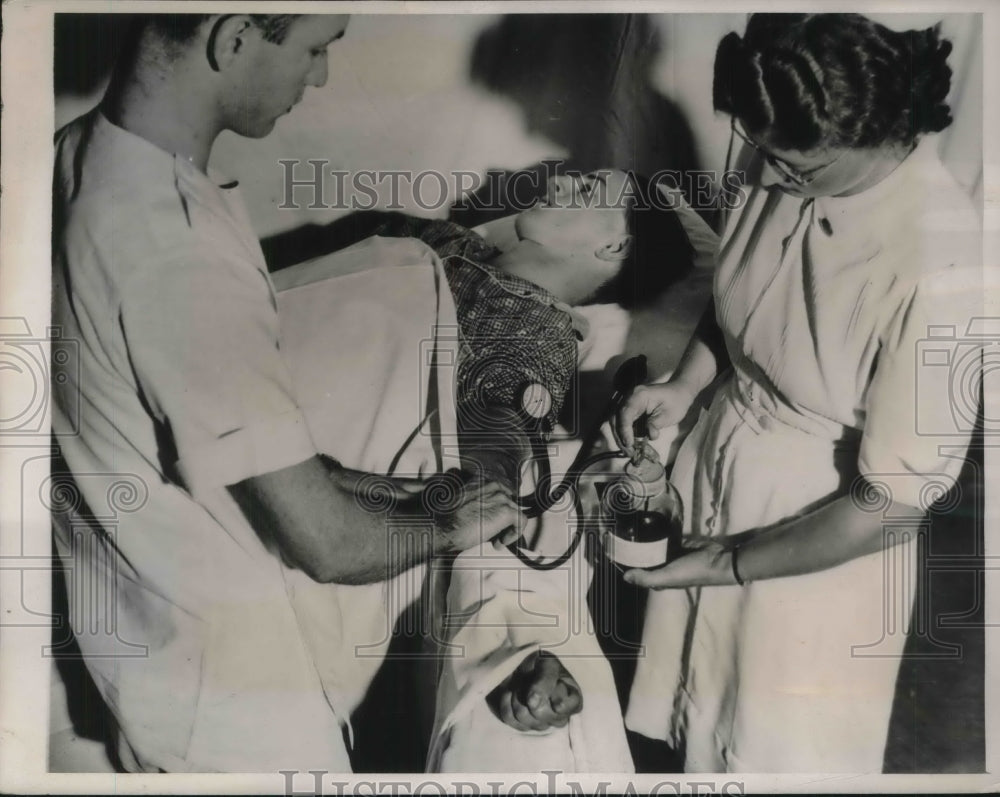 1940 Press Photo Red Cross in NYC collectes blood for Britain-Historic Images