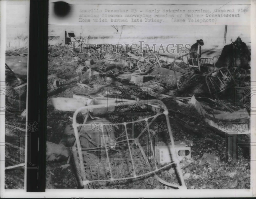 1951 Press Photo Firemen surveying remains of Walker Convalescent Home in texas.-Historic Images