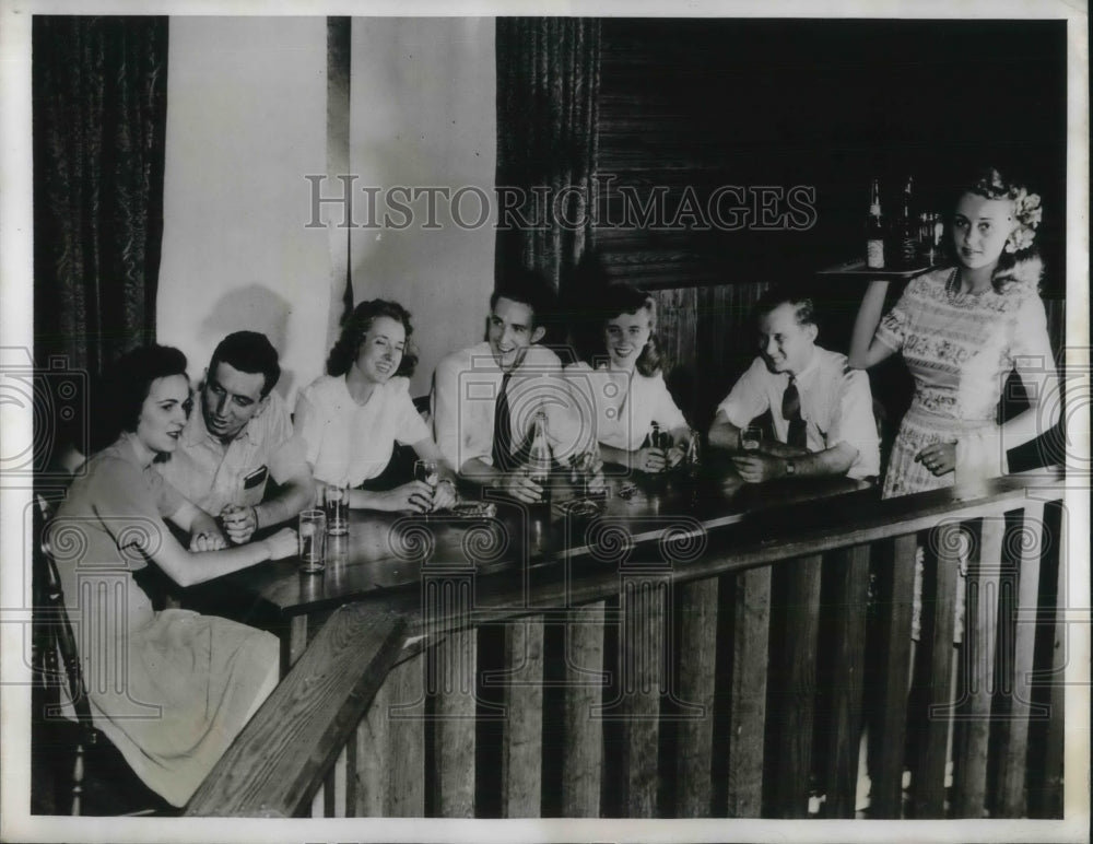 1943 Fairchild Aircraft workers at the Shangri-La Night Club as Pat-Historic Images