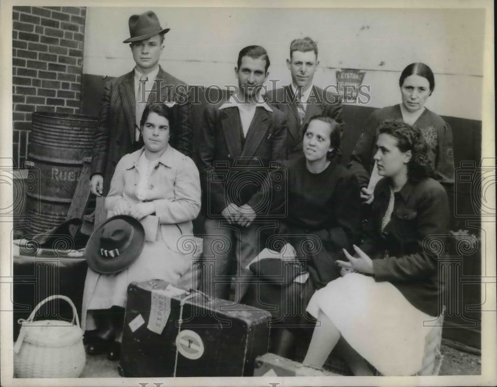 1944 Press Photo Jose Teixeira, Manuel Albuquerque, Clarence Andrade, Dolores - Historic Images