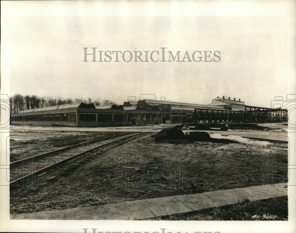 1941 General Motors forge plant makes 75mm shells for WWII-Historic Images