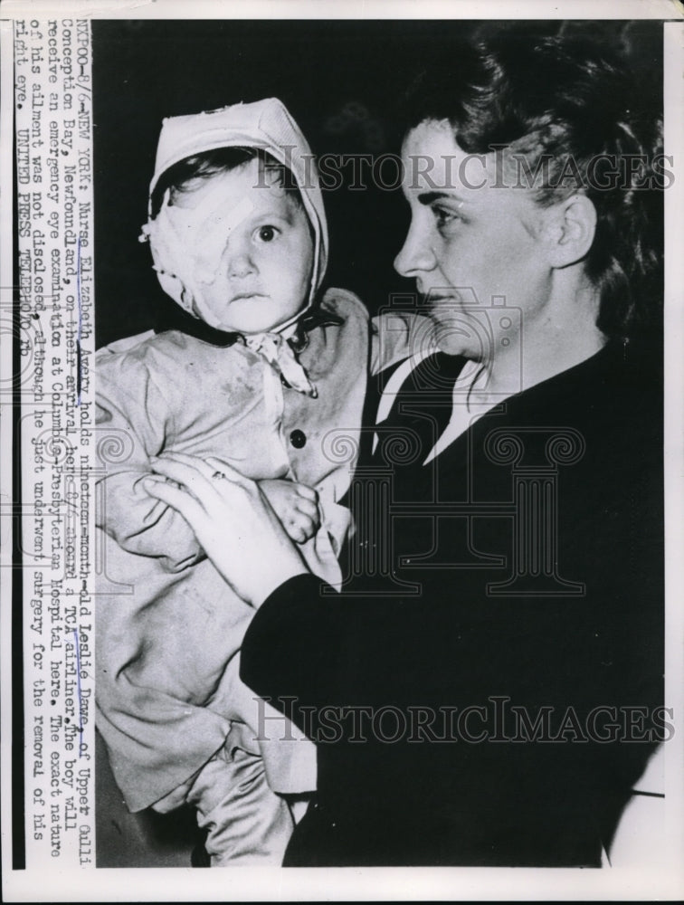 1956 Press Photo Nurse Elizabeth Avery Leslie Dawe Newfoundland Canada - Historic Images