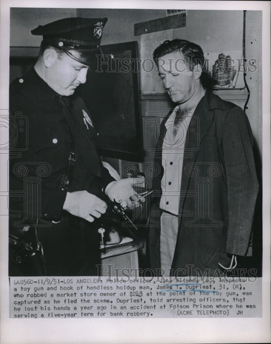 1951 Press Photo LA. Calif. policeman J Wilson & holdup man James Dupriest - Historic Images