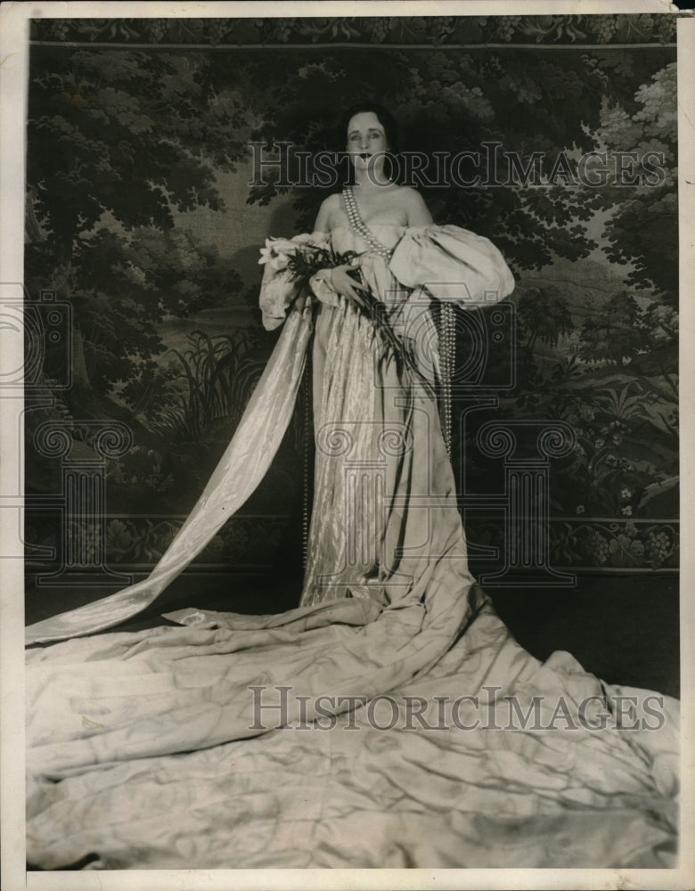 1930 Margaret Mawer as Simoneta in a pageant-Historic Images