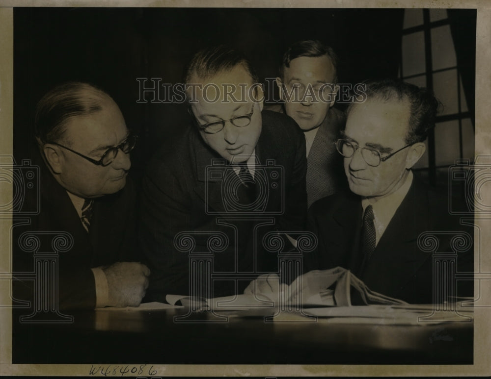 1939 Press Photo Joseph Keenan, Asst. Atty. Gen. Edward Kemp, Sen. P. Brown - Historic Images