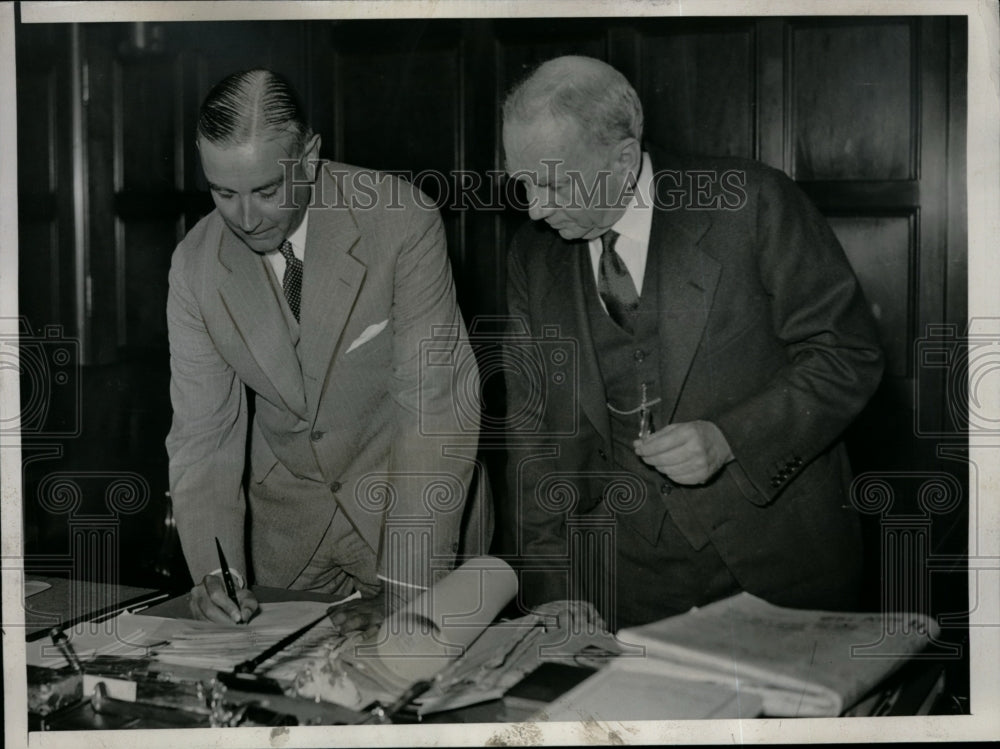 1935 Press Photo Ernest G. Draper Takes Office, Daniel Roper - Historic Images