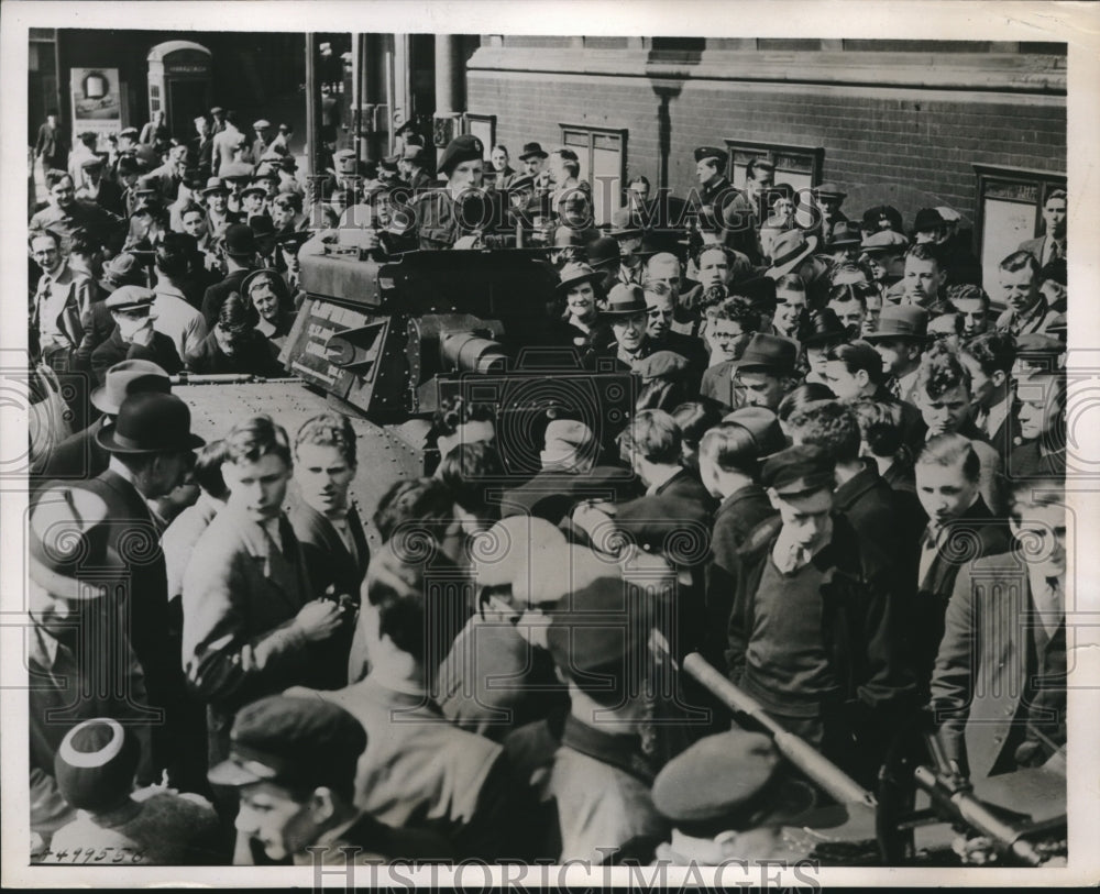 1939 Blackfriars British army light tank-Historic Images