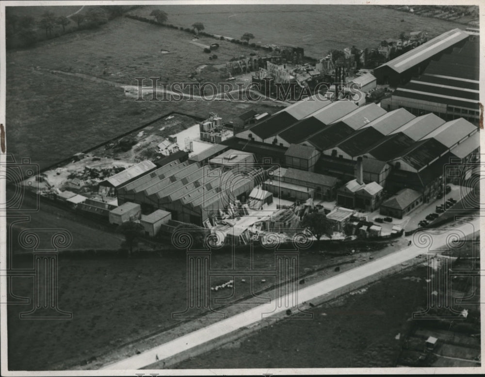 1934 Press Photo Burton Bonebarn - Historic Images