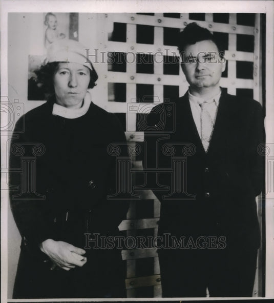 1937 Mrs Mary West & Mr john Burns who wed Opal West age 12 - Historic Images