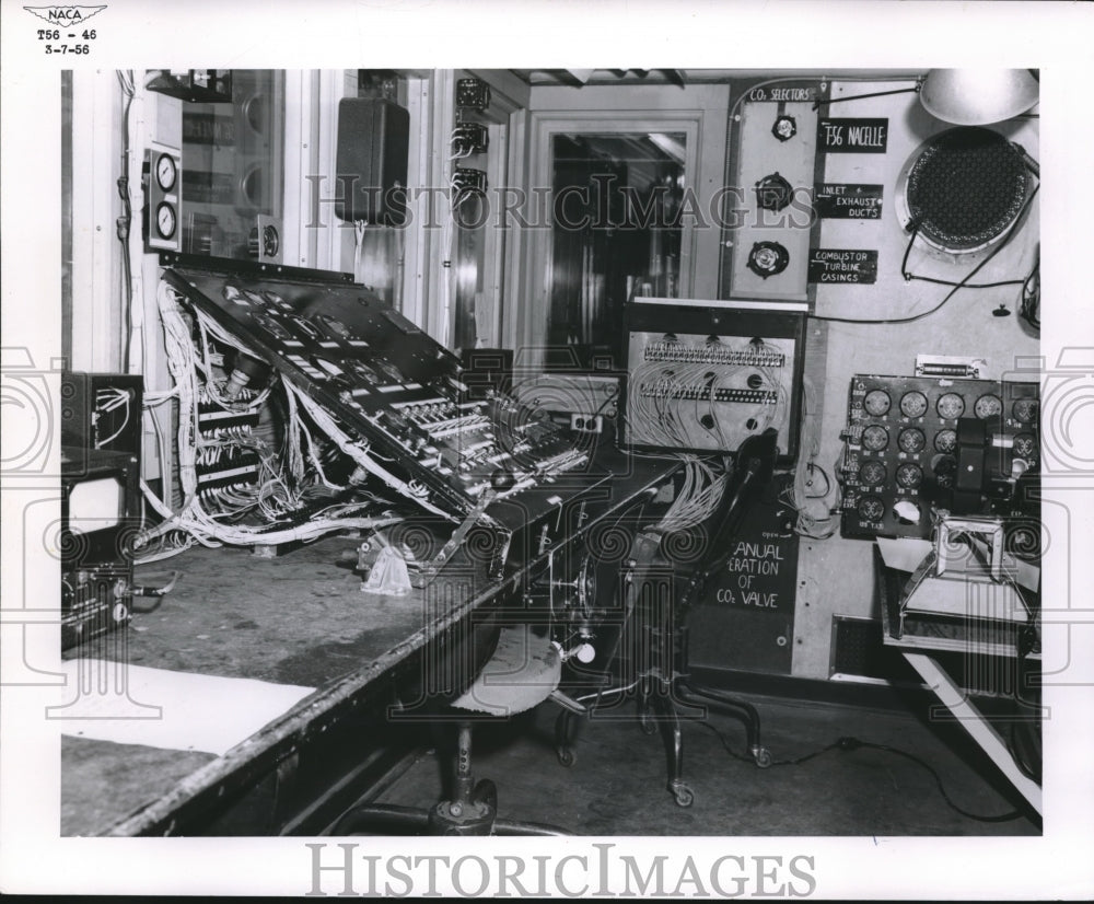 1958 Press Photo Control Room Inside C-82 Fuselage - Historic Images