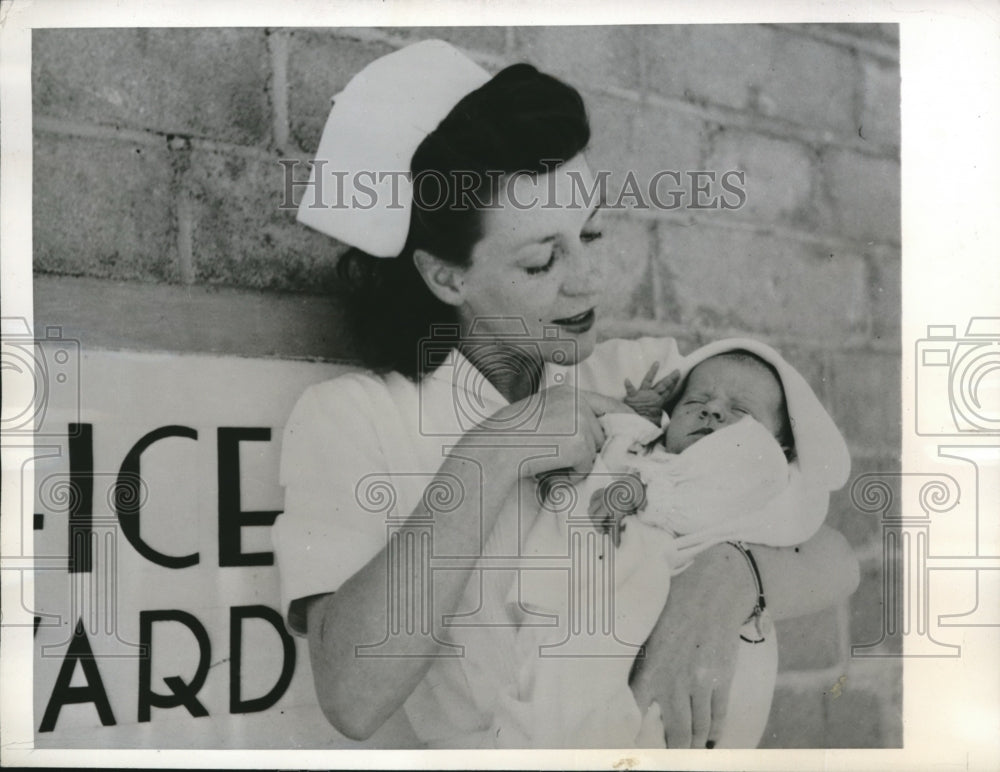 1943 Michael Douglas Maieson Born Eritrea, Nurse Patricia Mullally - Historic Images