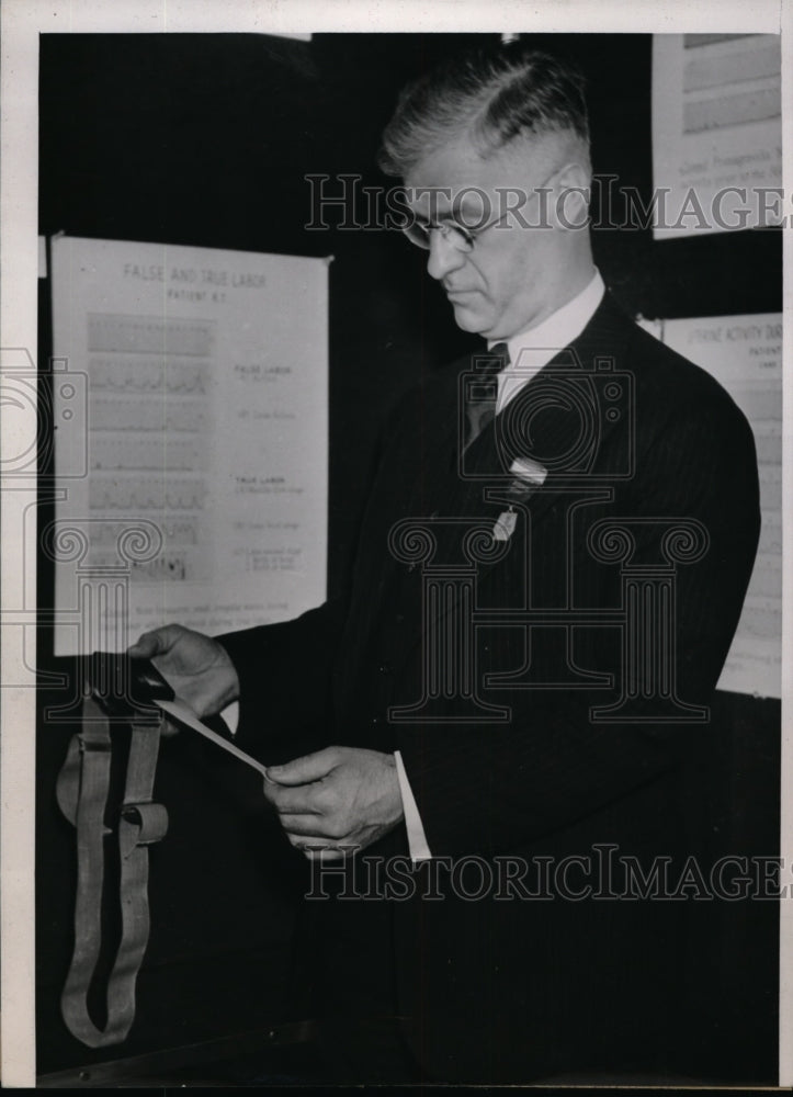 1939 Press Photo Dr. Douglas Murphy, Assistant Professor of Obstetrics - Historic Images