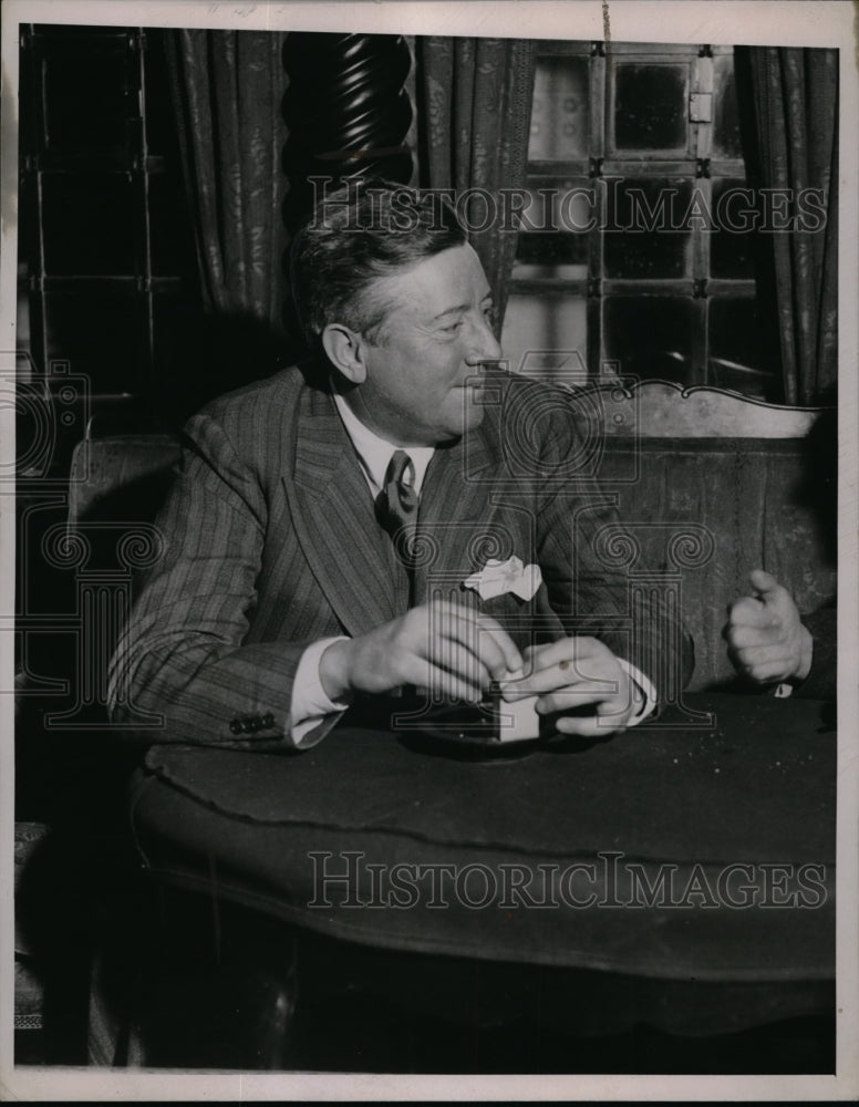 1936 Frazier Hunt, writer, radio announcer - Historic Images