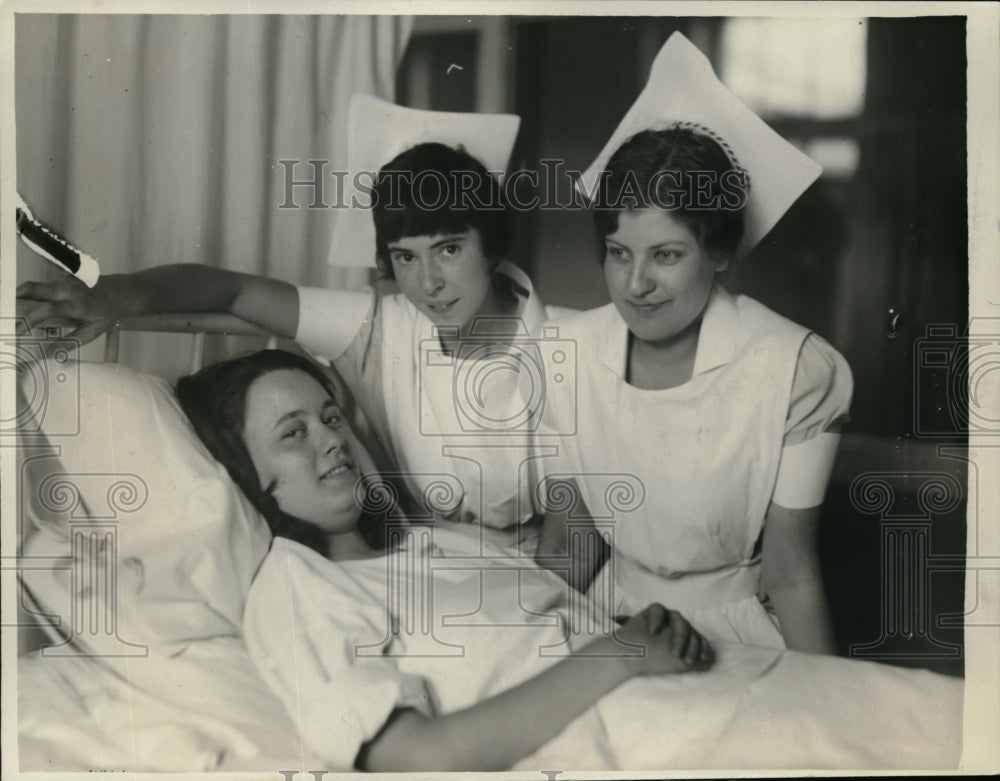 1929 Press Photo Nurse Moores Recovering From Appendicitis Operation - Historic Images