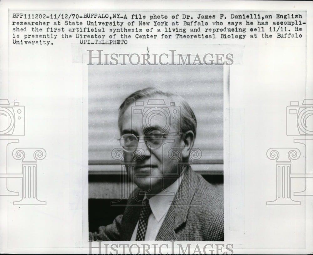 1970 Press Photo Buffalo New York Dr James F Danielli English Researcher-Historic Images