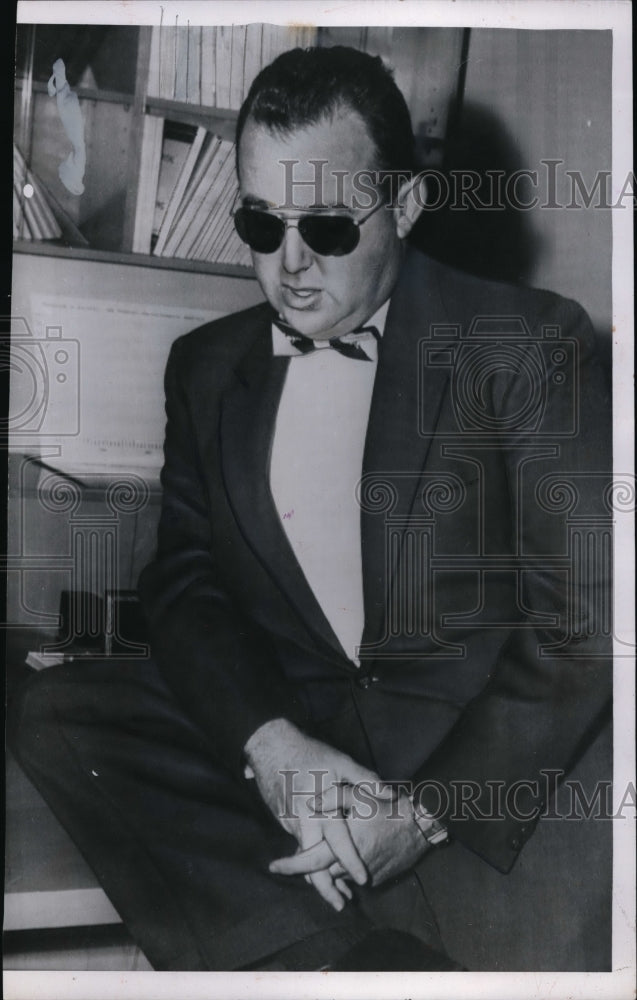 1955 Press Photo Dr. Sanford Marcus Sits At Mt. Zion Hospital Waiting For Son - Historic Images