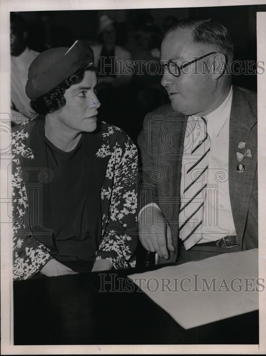 1938 Press Photo Mae Conner w/ her lawyer Michael Lane during her trial in - Historic Images