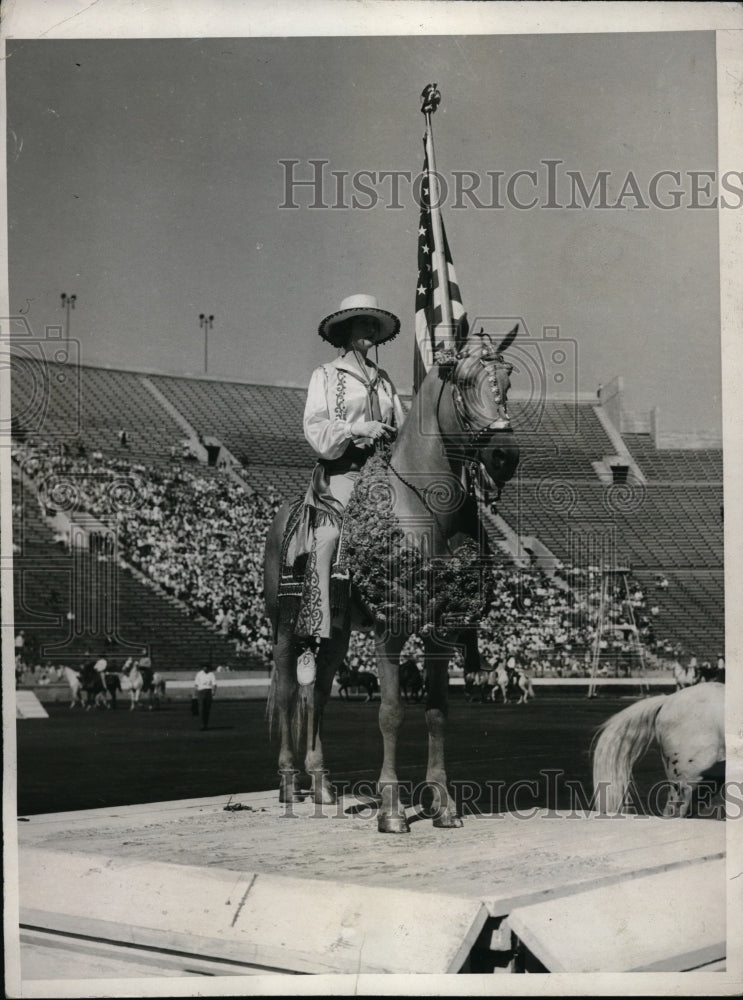 1932 Scene from the Worlds Congress of Rough Riders & Rodeo - Historic Images