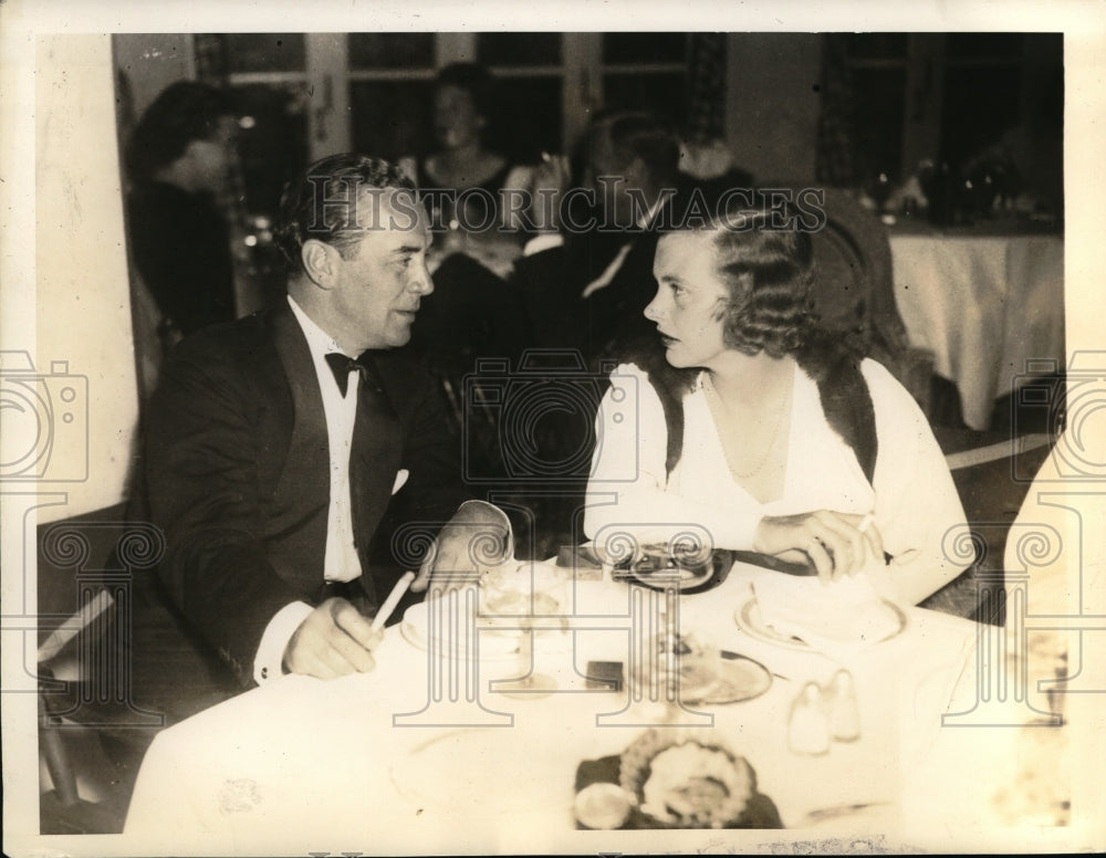 1934 Press Photo Milton W. Holden, Mrs. Daniel Lindley, dining at Palm Beach, FL-Historic Images