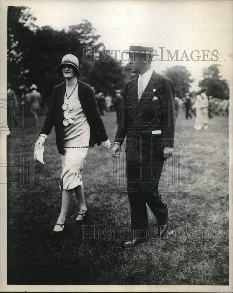 1930 Press Photo Belmont Park Race Milton Holden Josephine Wife Socialites - Historic Images