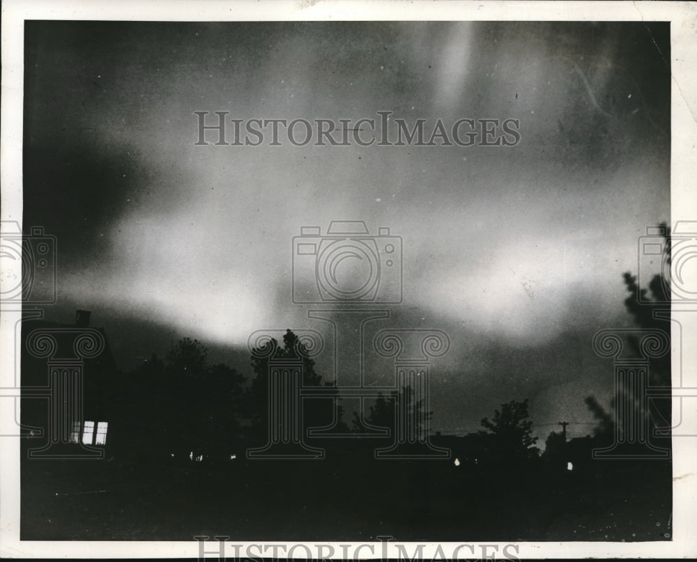 1941 Cleveland, Ohio northern lights display  - Historic Images