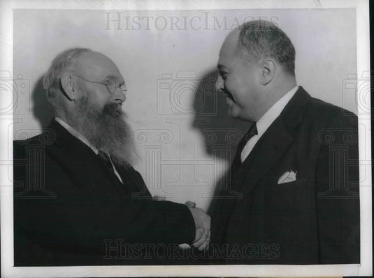 1943 Press Photo Uncle Tom Moss & atty Louis Lebowitz aids release from DC ward - Historic Images