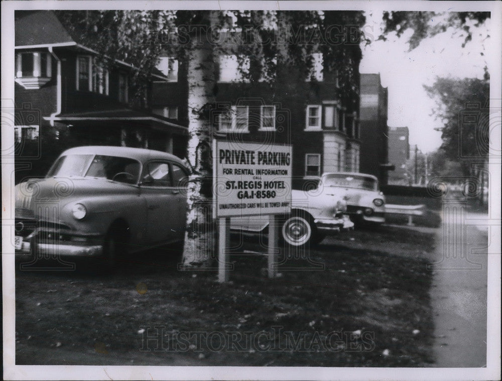 1959 Press Photo Cars parked in St Regis Hotel private parking lot - Historic Images