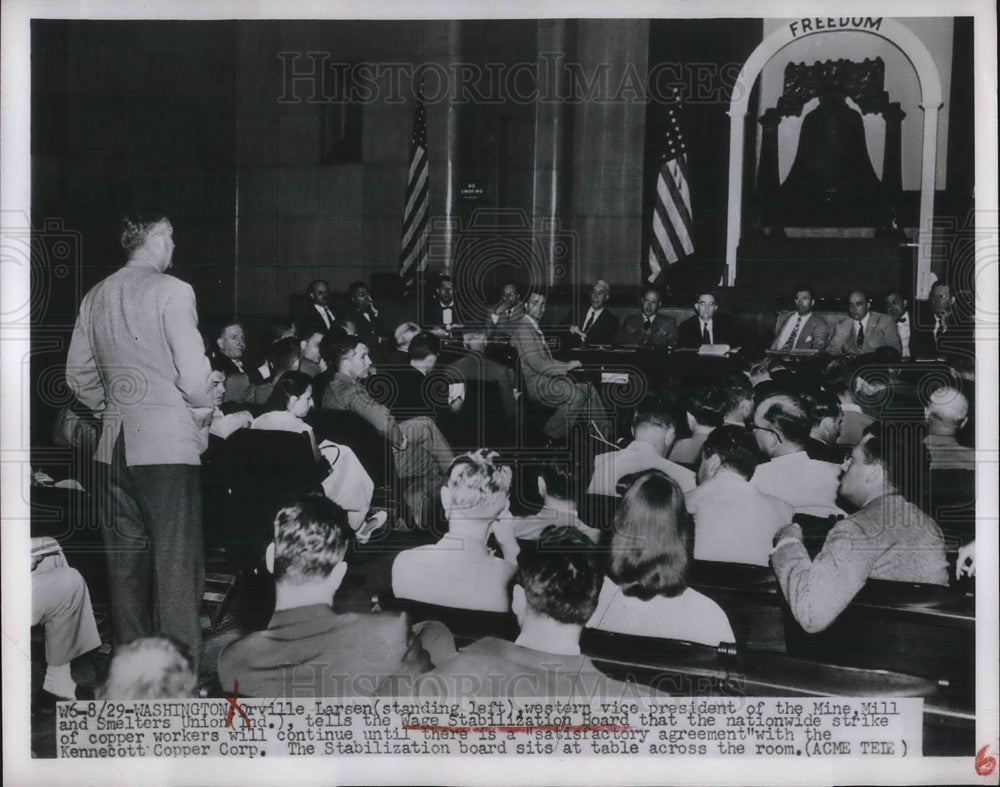 1951 Press Photo Orville Larsen testifies before Wage Stabilization Board - Historic Images