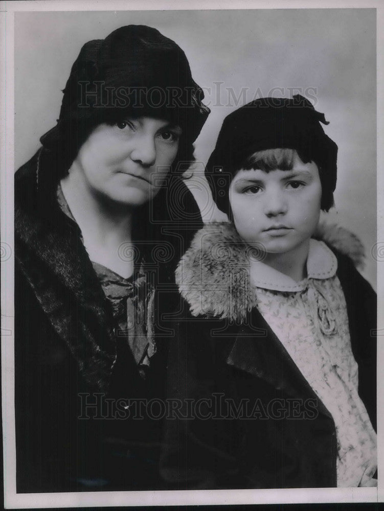 1935 Press Photo Bessie Wandtke W/Foster Child Virginia Wandtke - Historic Images