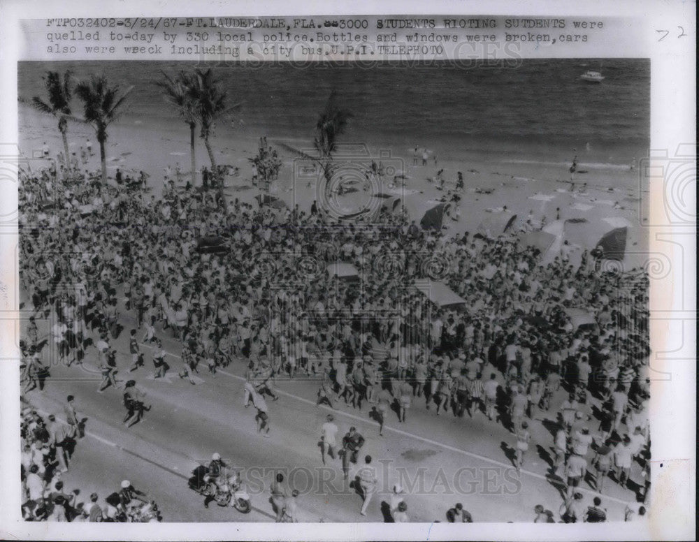 1967 Press Photo Rioting Students In Lauderdale, Florida - neb63141 - Historic Images