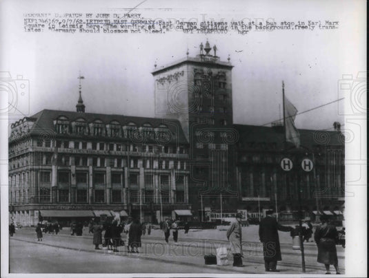 1962 Press Photo East German citizens wait at bus stop in Leipzig - neb63175 - Historic Images
